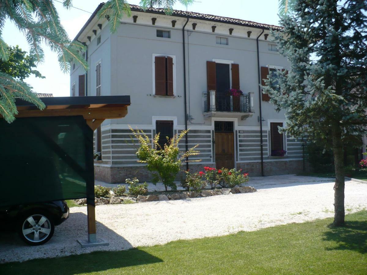 Bed and Breakfast L'Albero Della Gioia Villanova sull'Arda Exterior foto